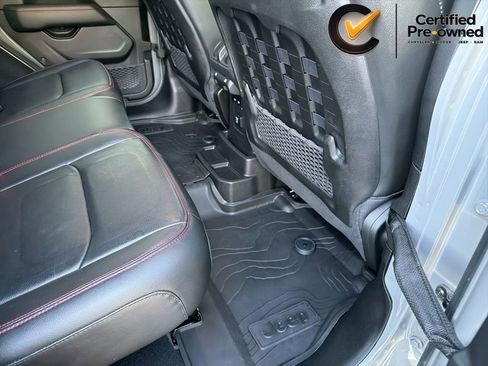 Used 2022 Jeep Wrangler Unlimited Rubicon w/ LED Lighting Group AWD/4WD image 31