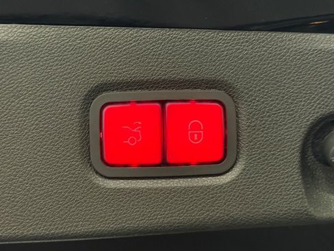 Used 2017 Mercedes-Benz CLS 550 image 16