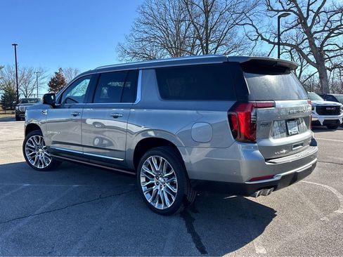 New 2026 GMC Yukon XL Denali w/ Denali Reserve Package AWD/4WD image 3