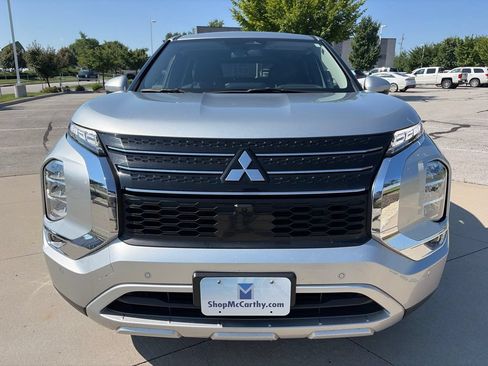 Used 2024 Mitsubishi Outlander SE FWD image 3