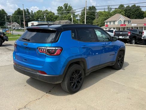 Used 2024 Jeep Compass Latitude w/ Altitude Special Edition AWD/4WD image 6
