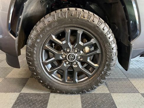 Used 2024 Toyota Sequoia Platinum AWD/4WD image 38