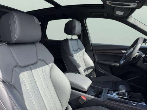 Certified 2025 Audi Q5 e Premium Plus w/ Premium Plus Package image 30