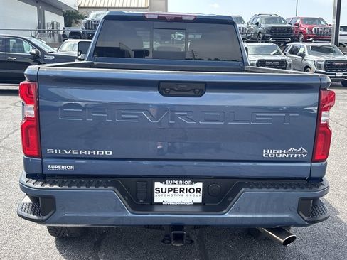 Used 2024 Chevrolet Silverado 2500 High Country w/ Technology Package AWD/4WD image 4