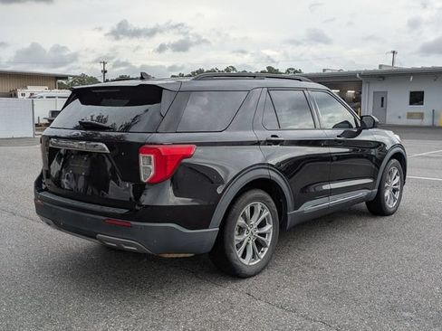 Used 2022 Ford Explorer XLT w/ Equipment Group 202A RWD image 3