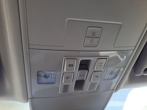 New 2025 Volkswagen Taos SEL image 17