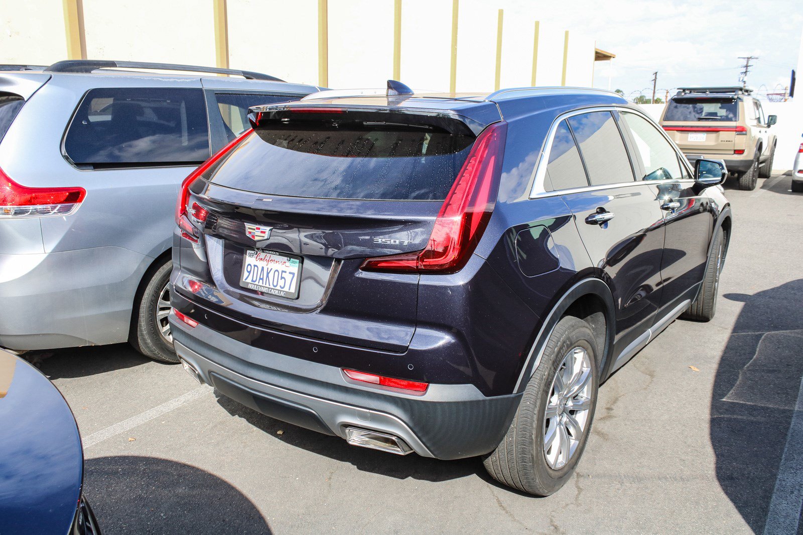 Used 2023 Cadillac XT4 Premium Luxury FWD image 7