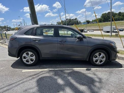 Used 2025 Honda HR-V LX image 2