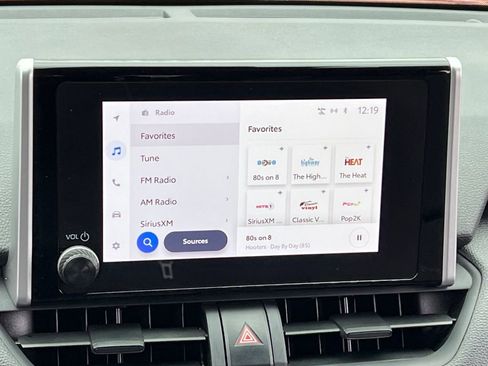 Used 2023 Toyota RAV4 SE image 19