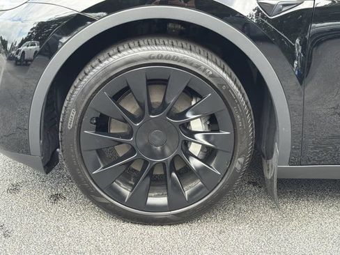Used 2023 Tesla Model Y AWD image 11