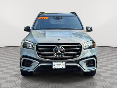 Used 2024 Mercedes-Benz GLS 580 4MATIC image 2