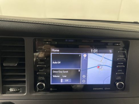 Used 2018 Toyota Sienna AWD image 14