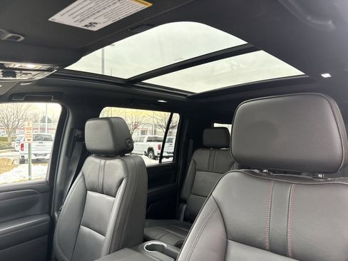 Used 2023 Chevrolet Suburban RST w/ Luxury Package image 23