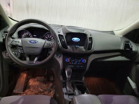 Used 2019 Ford Escape SE image 4