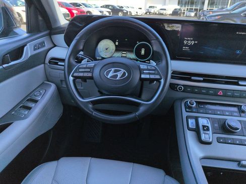 Used 2023 Hyundai Palisade SEL FWD image 13