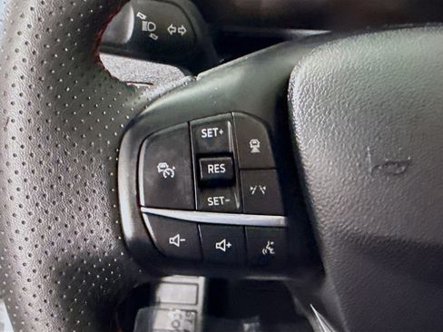 Used 2025 Ford Escape ST-Line w/ Tech Pack #1 FWD image 14