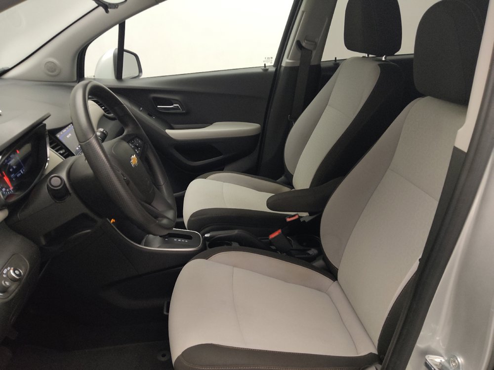 Used 2022 Chevrolet Trax LS w/ Tint and Cruise Package FWD image 17