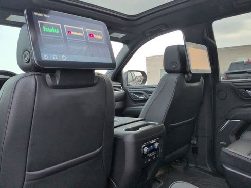 Used 2023 GMC Yukon Denali w/ Denali Reserve Package image 18