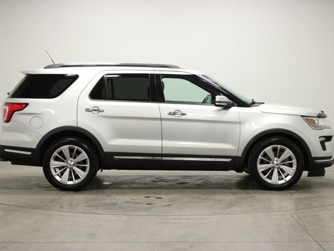 Used 2019 Ford Explorer Limited w/ Class III Trailer Tow Package image 9