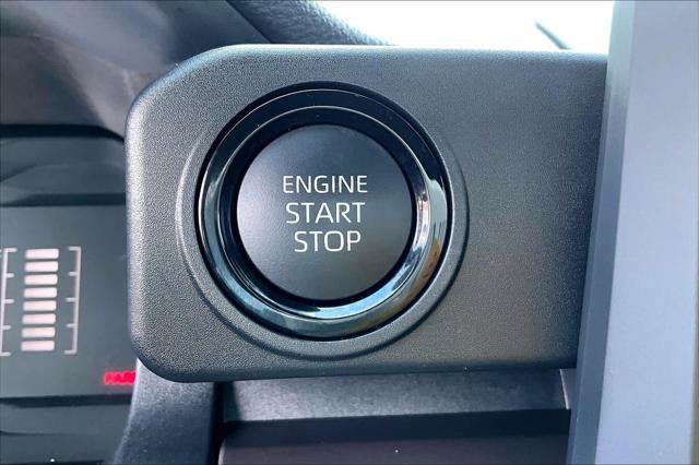 Certified 2026 Toyota Tacoma SR5 AWD/4WD image 32