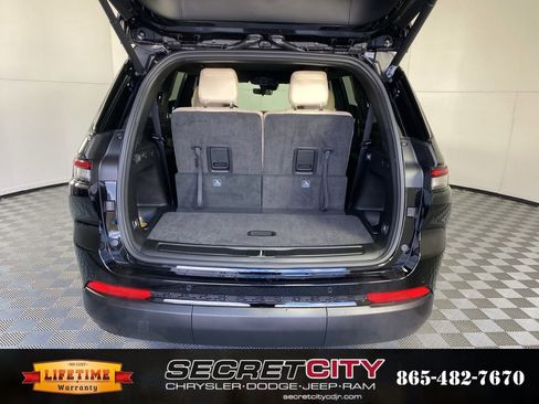 New 2025 Jeep Grand Cherokee L Limited w/ Trailer Tow Package image 33