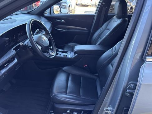 Used 2025 Cadillac XT4 Premium Luxury image 15