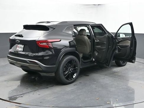 Used 2024 Chevrolet Trax ACTIV w/ Driver Confidence Package image 56