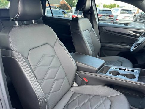 Used 2024 Volkswagen Atlas Cross Sport SE AWD/4WD image 29