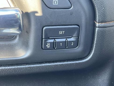 Used 2023 GMC Sierra 2500 AT4 w/ AT4 Premium Plus Package AWD/4WD image 17