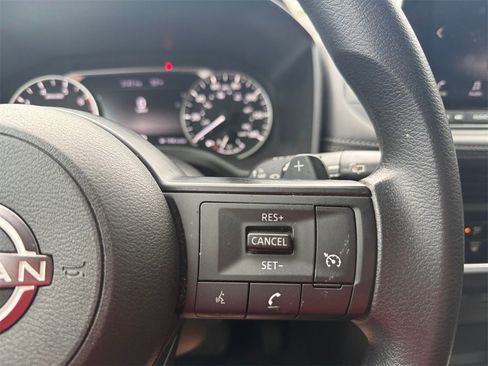 Used 2023 Nissan Rogue S image 21