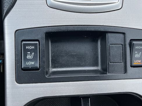 Used 2011 Subaru Outback 3.6R Limited w/ PWR Moonroof Pkg image 18