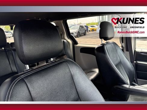 Used 2017 Dodge Grand Caravan SXT FWD image 44