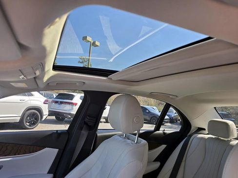 Used 2022 Mercedes-Benz E 350 Sedan w/ Driver Assistance Package image 18