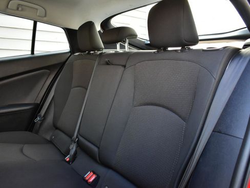 Used 2022 Toyota Prius LE FWD image 29