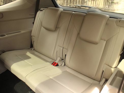Used 2018 Volkswagen Atlas SEL FWD image 19