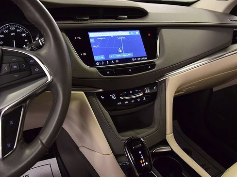 Used 2021 Cadillac XT5 Premium Luxury FWD image 25