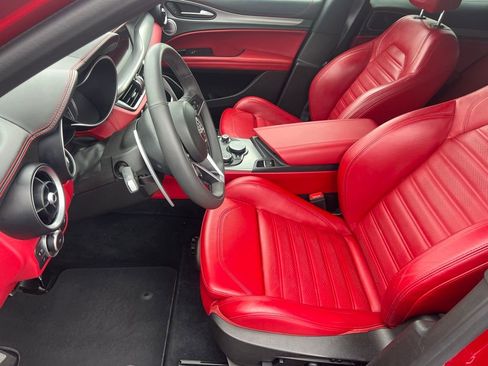 Used 2019 Alfa Romeo Stelvio Ti Sport w/ Quick Order Package 22S Sport AWD/4WD image 13