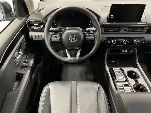 New 2025 Honda Pilot Touring image 19