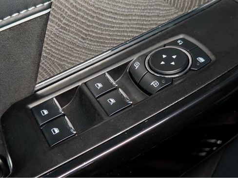 Used 2023 Ford F150 Lightning Platinum AWD/4WD image 7