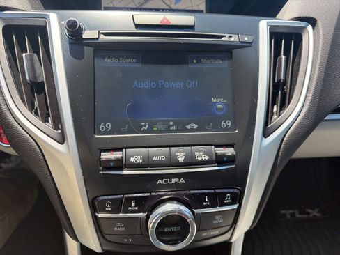 Used 2017 Acura TLX w/ Technology Package FWD image 18