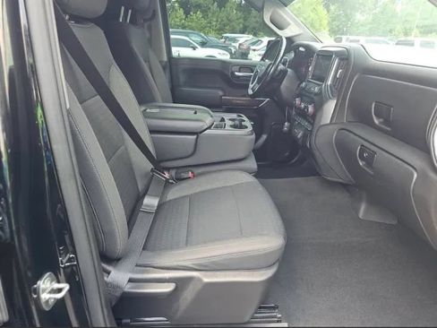 Used 2022 Chevrolet Silverado 1500 LT AWD/4WD image 7