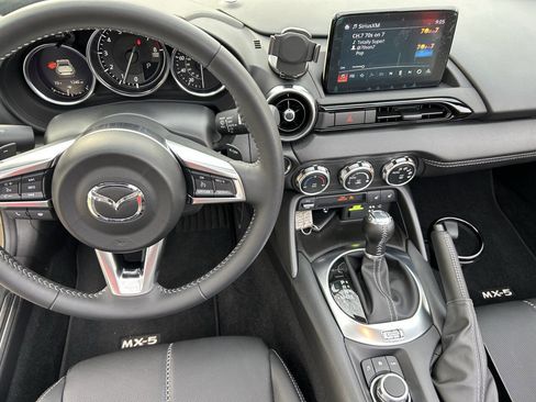 Used 2023 MAZDA MX-5 Miata Grand Touring RWD image 47