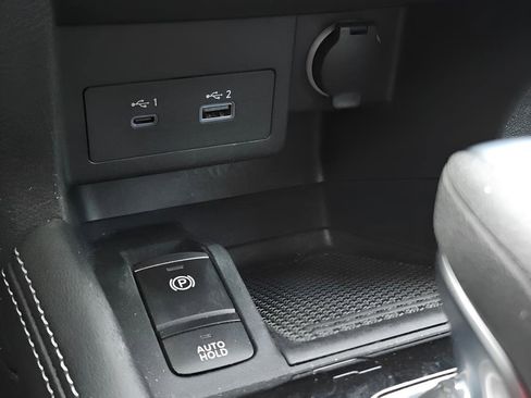 Used 2023 Nissan Kicks SR w/ SR Premium Package image 21