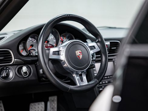 Used 2011 Porsche 911 Carrera S image 39