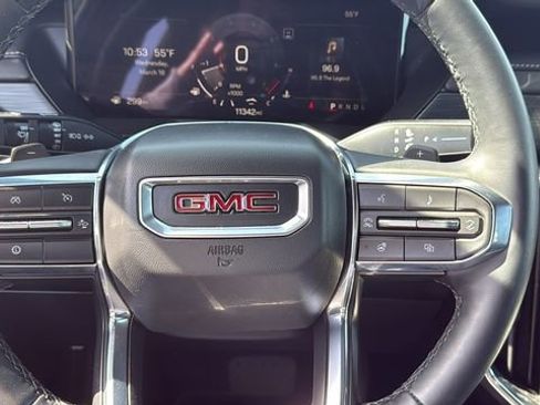 Used 2025 GMC Acadia Elevation image 16