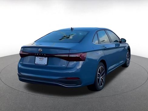 Used 2025 Volkswagen Jetta SE image 12