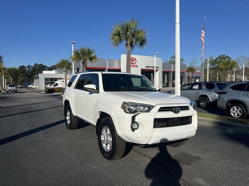 Used 2023 Toyota 4Runner SR5 Premium w/ Moonroof Package image 2