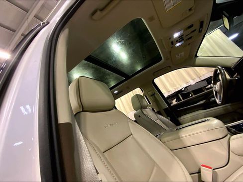 Used 2021 GMC Yukon Denali image 13