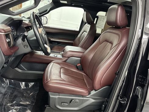 Certified 2023 Ford Expedition Limited image 3