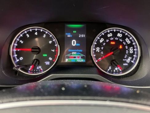 Used 2020 Toyota RAV4 XLE Premium image 17